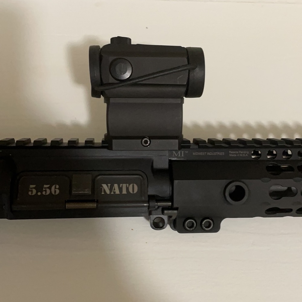 10.5 inch upper with Midwest industries keymod foregrip. Holosun Hs403 2 Moa dot